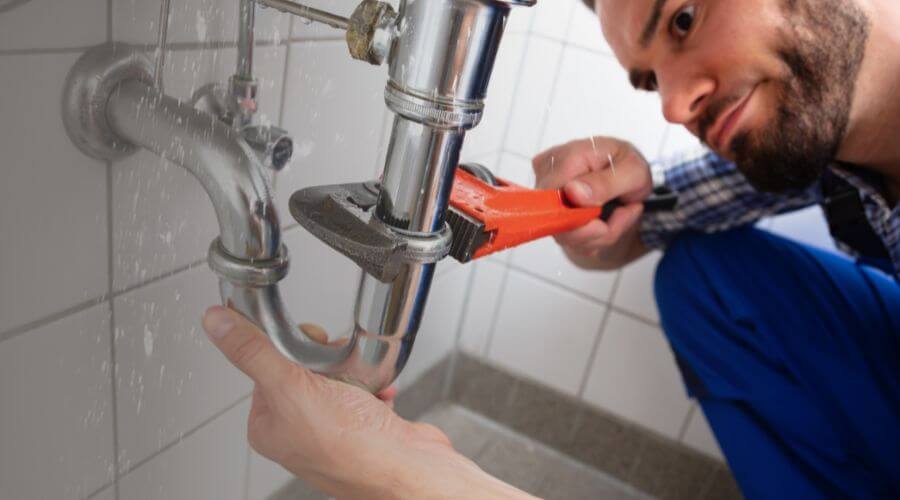 Expert burst pipe repair services in Narka, KS